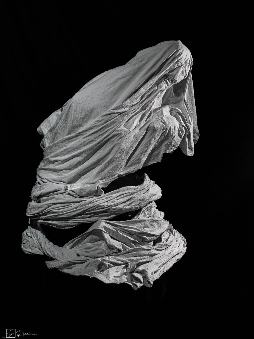 The shape of the void - 50x60x70 cm - linen sheets, marble dust and resins _ IconArt