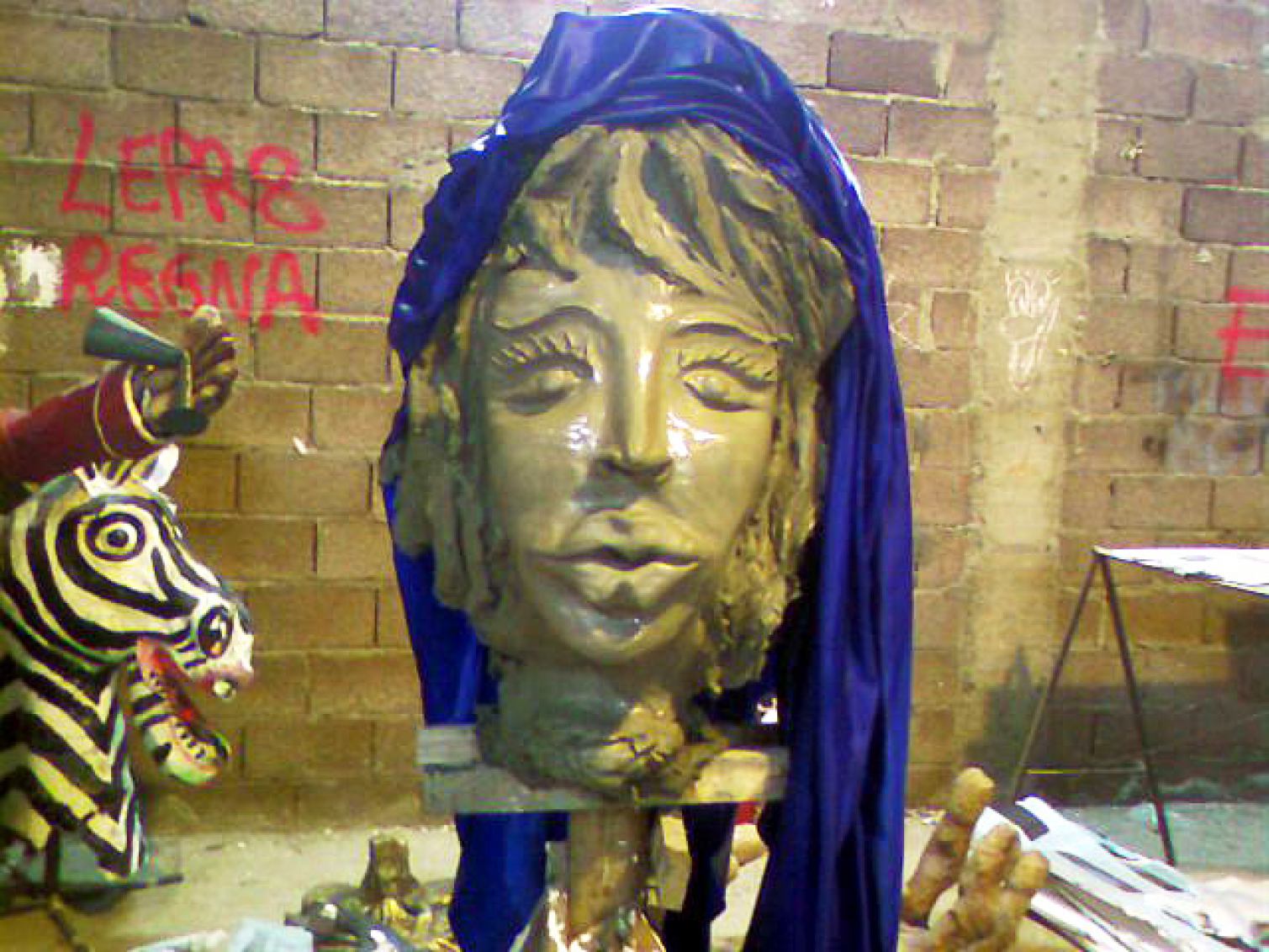 Adopted Face to local Carnival 50x75x60 cm. Papier-maché